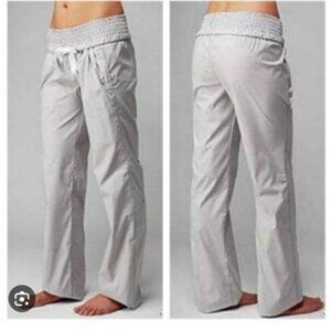 Lululemon Devi Dance Studio Pant White Grey Striped Size 4 Women’s 32” Mid Rise